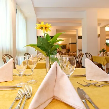 Bristol Hotel 3*